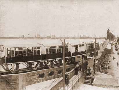 Il Telfer svolta su molo Giano. Collezione Stefano Finauri