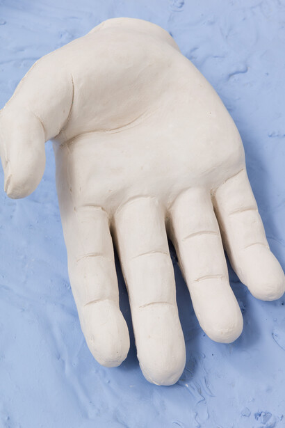 Holly Hendry, 'You Are What You Eat', 2020. Steel,
glass, plaster, terracotta, sand, paint, motor and
silicone, 101 x 195 x 70cm (39 3/4 x 76 3/4 x 27
1/2in). Copyright Holly Hendry. Courtesy the artist
and Stephen Friedman Gallery, London. Photo by
Mark Blower