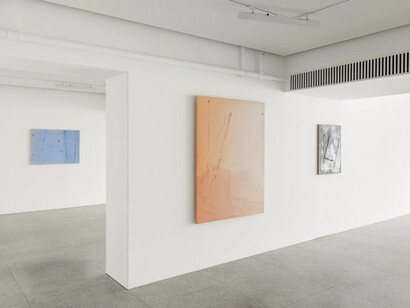 Max Huckle, Under the sun, beneath the rain, exhibition view. Courtesy of Leo Gallery