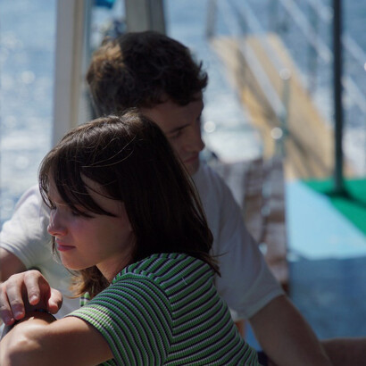 O filme da cineasta escocesa Charlotte Wells estreou no Brasil em dezembro de 2022 sob mesmo título