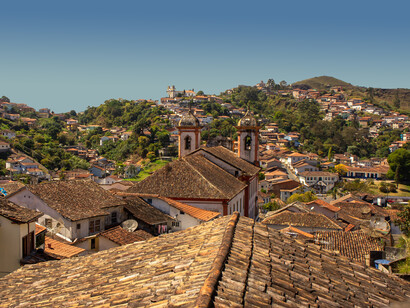 Vista aérea da Igreja Matriz de Nossa Senhora da Conceição de Antônio Dias em Ouro Preto, Minas Gerais, Brasil