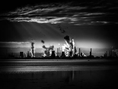 Vista lejana de un parque industrial