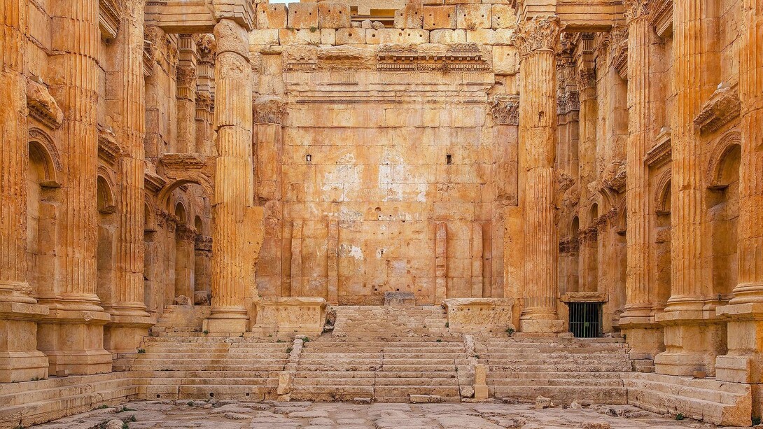 Aurélien Villette, Ingresso al Tempio di Bacco 2 Baalbek, Libano 2019. Per gentile concessione della Galleria Forni
