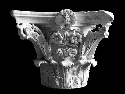 Apollonio di Tiana fu un giovane del I secolo dopo Cristo che iniziò presto un percorso ascetico e filosofico