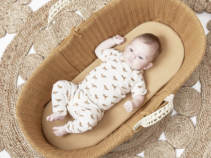 Yo tenía 45. Ella recién había cruzado los 40. Cuando iniciamos la tramitología, la casa de cuna nos miró con sospecha