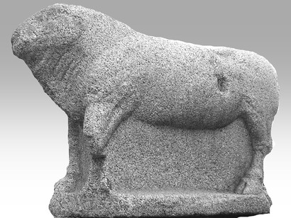 Il culto del bue Apis ebbe il suo centro principale a Menfi, dove sorgeva il tempio dedicato alla venerazione del toro divino