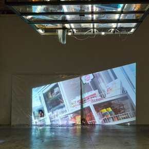 Jasmine Gregory, Who wants to die for glamour, vista de exhibición. Cortesía de MoMA PS1