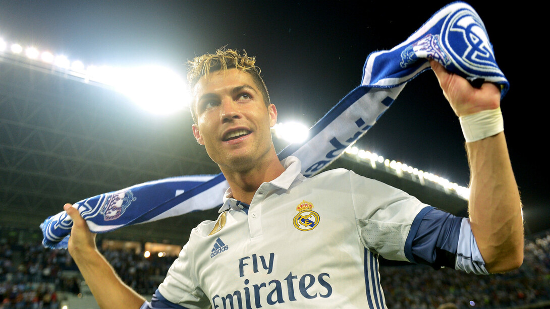 Cristiano Ronaldo, celebrando un título en su etapa en el Real Madrid (2009-2018)