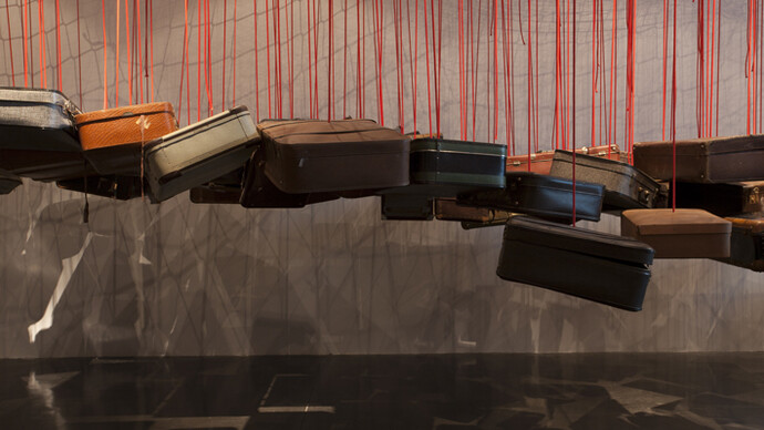 Chiharu Shiota, Installation shot from the exhibition Dialogues, Courtesy Galerie Daniel Templon Paris et Bruxelles. © Chiharu Shiota. Photo : Sunhi Mang