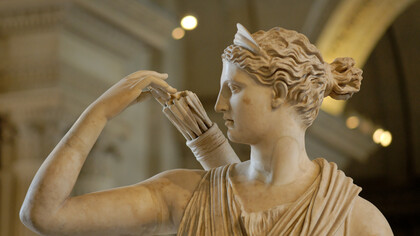 Artemis with a hind, better known as "Diana of Versailles" as it was long exhibited in the Versailles Castle. Marble, Roman artwork, Imperial Era (1st-2nd centuries CE). Found in Italy