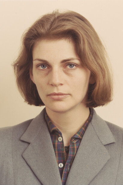 Thomas Ruff, Untitled Portrait, 1981-1986, Courtesy The Walther Collection and David Zwirner Gallery