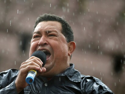 Chávez bajo la lluvia (Caracas, 2012)