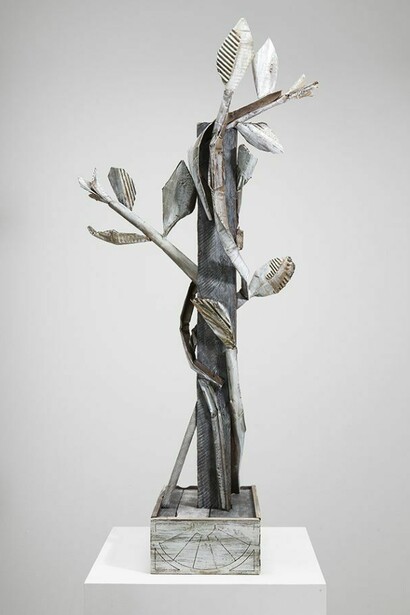 David Bates, Vine, 2011–12, bronze with paint and patina, 48 x 21 x 15 ½ inches. Collection of the artist. Photo: Kevin Todora, courtesy of Talley Dunn Gallery © David Bates