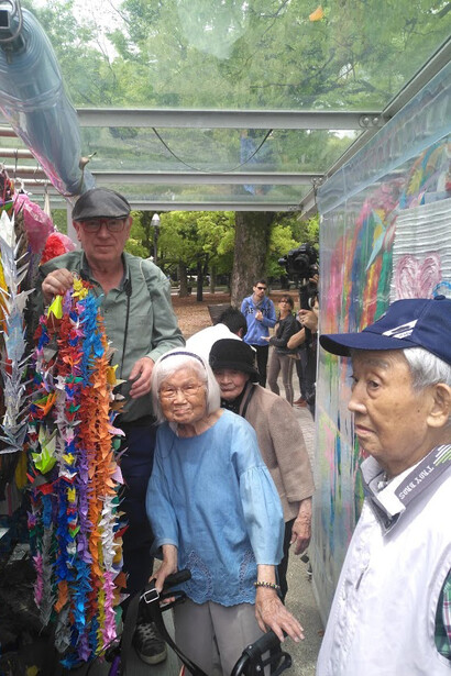 Grullas de origami en el Parque de la Paz de Hiroshima, Japón. Fotografía: Felipe Sérvulo