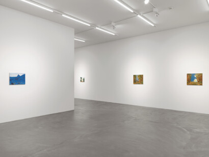 Karen Kilimnik, Exhibition view. Courtesy of Galerie Eva Presenhuber