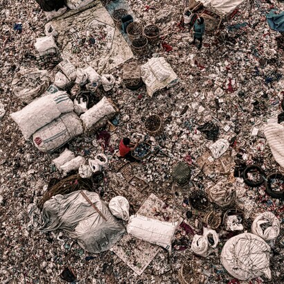 Imagen aérea de un relleno sanitario en Bantén, Indonesia