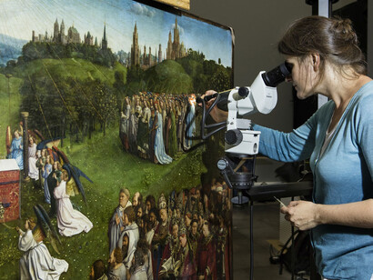 Restoration of the Ghent Altarpiece. Courtesy of Musée des Beaux-Arts de Gand