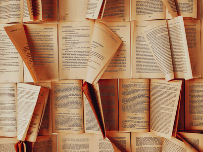 Reconocer lo heredado es aceptar que toda práctica educativa nace de una trama previa, hecha de memoria, afecto y experiencia compartida