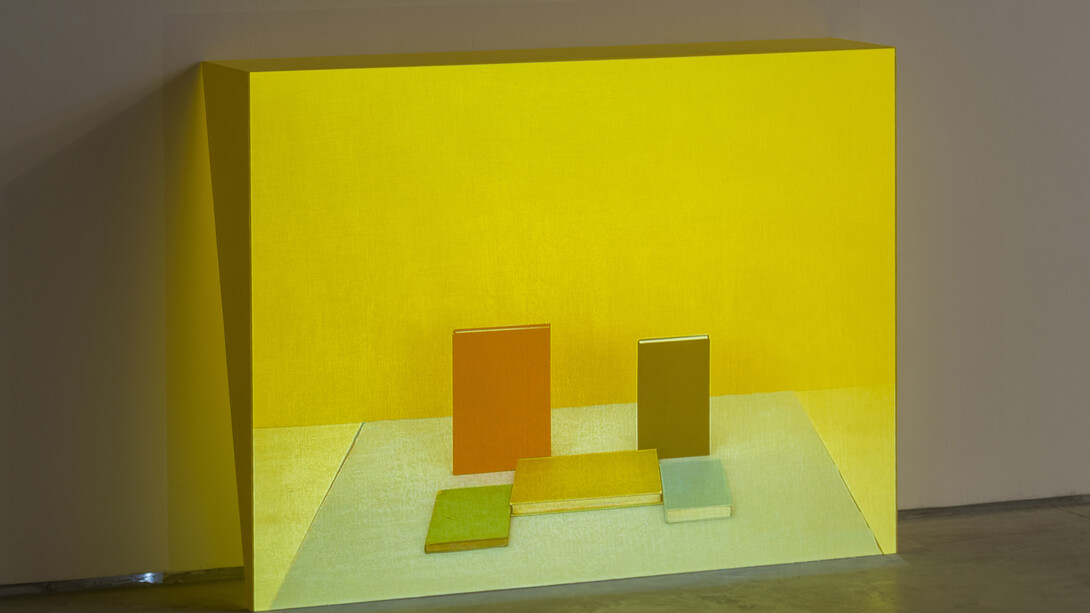 Rodrigo Cass, Manifeste Abstrahere, 2014, Video projection on linen, audio, 100 x 133 x 28 cm, Edition of 5. Photo: Eduardo Ortega, Courtesy Galeria Fortes Vilaça