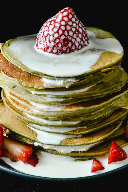 Sobremesa feita de pó de matchá