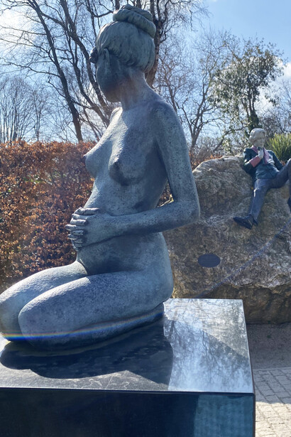 Constance Mary Wilde embarazada, Oscar Wilde atras. Merrion Square, Dublin, Irlanda. Danny Osborne, 1997. Foto: Jorge M. González