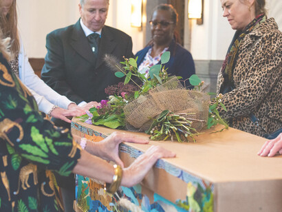 Uma cerimónia de funeral leva-nos a lidar com incertezas e conflitos internos que geram muita angústia