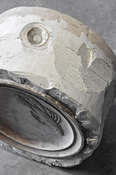 Francesco Ardini, Manufatto fossile (detail), 2015,
ancient plaster moulds, chalk,
63 x 63 x 28 cm,
courtesy Federica Schiavo Gallery, Roma
