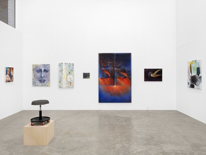 Various artists, An average comet, exhibition view. Courtesy of Harkawik