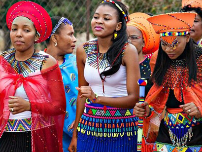 Ragazze di Mahé al mercato locale di Victoria, Seychelles