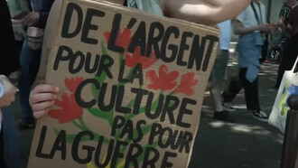 Dinero para la cultura no para la guerra. 1º de mayo, Paris, 2025, Francia
