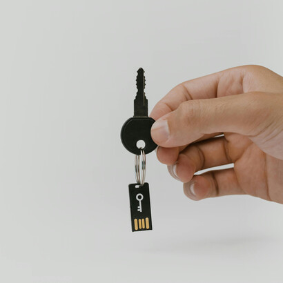 Dispositivos como flash drives, hd externo e armazenamento em nuvem funcionam como chaves para nossa vida privada