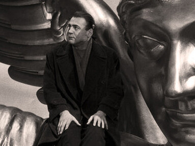 Fotograma del filme «El cielo sobre Berlín» («Der Himmel über Berlin»), protagonizado por Bruno Ganz y Otto Sander