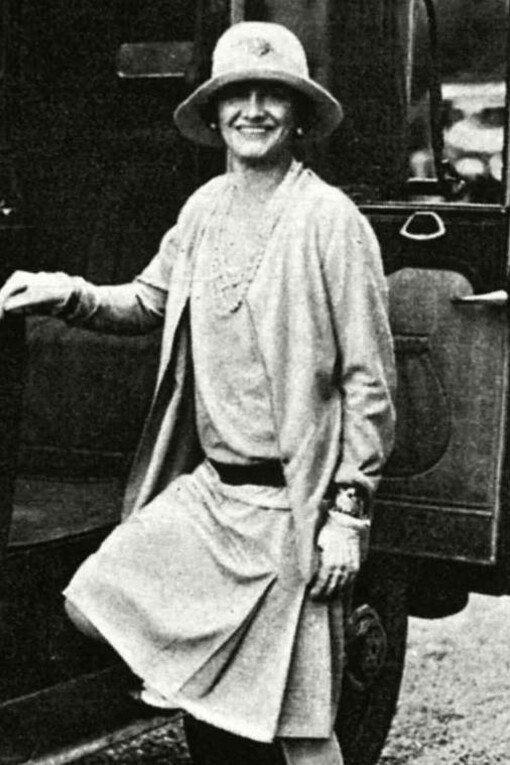La stilista francese Coco Chanel (1883-1971)