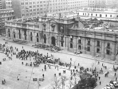 Palacio de la Moneda luego de la avanzada armada en 1973, Santiago de Chile