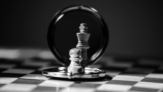No aventurarse en la filosofía, una vez que los procedimientos empíricos han dado lo que podían dar, es carecer de profundidad intelectual y humana