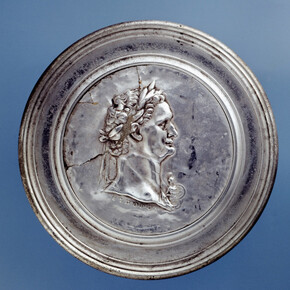 Specchio con ritratto di Domiziano firmato da Euporos, Karslruhe, Badisches Landesmuseum inv. 68/40, argento: Badisches Landesmuseum Karlsruhe (foto Thomas Goldschmidt)