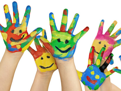 El concepto de derechos humanos es universal (para todos los seres humanos) e igualitario