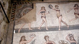 Cámara de las Diez Doncellas. s. IV d.C,  Sala delle Dieci Ragazze,  Villa Romana del Casale, Piazza Armerina, Sicilia, Italia