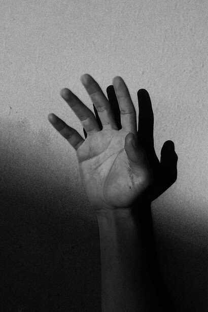La fma es un tormento lúgubre para Iván y carga el peso invisible de un destino que arrastra a otros hacia el abismo