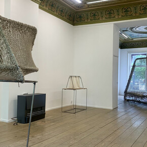 Dré Wapenaar, Shelters and textiles, exhibition view. Courtesy of NL=US Art 