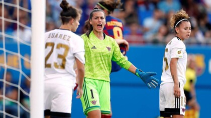 La Liga española de fútbol femenino en su división de honor empezó con todo un Barça - Tacón en la primera jornada: el partido acabó con 9-1 a favor de las blaugranas