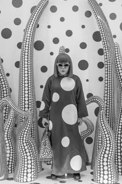 Yoyoi Kusama's "Infinity Mirror Room - Phalli's Field" (1965) is a groundbreaking installation that immerses viewers in a space filled with mirrored walls and hundreds of polka-dotted, fabric-covered phallic shapes. It's a significant work that blends Pop Art, Surrealism, and Minimalism while exploring themes of infinity, repetition, and the viewer's own presence within the artwork. The work also represents a relief from the seriousness and desire for democratisation as voiced by conceptualism. Photo: © Yayoi Kusama Courtesy of Ota Fine Arts, Tokyo/Singapore, Victoria Miro Gallery, London, David Zwirner, New York