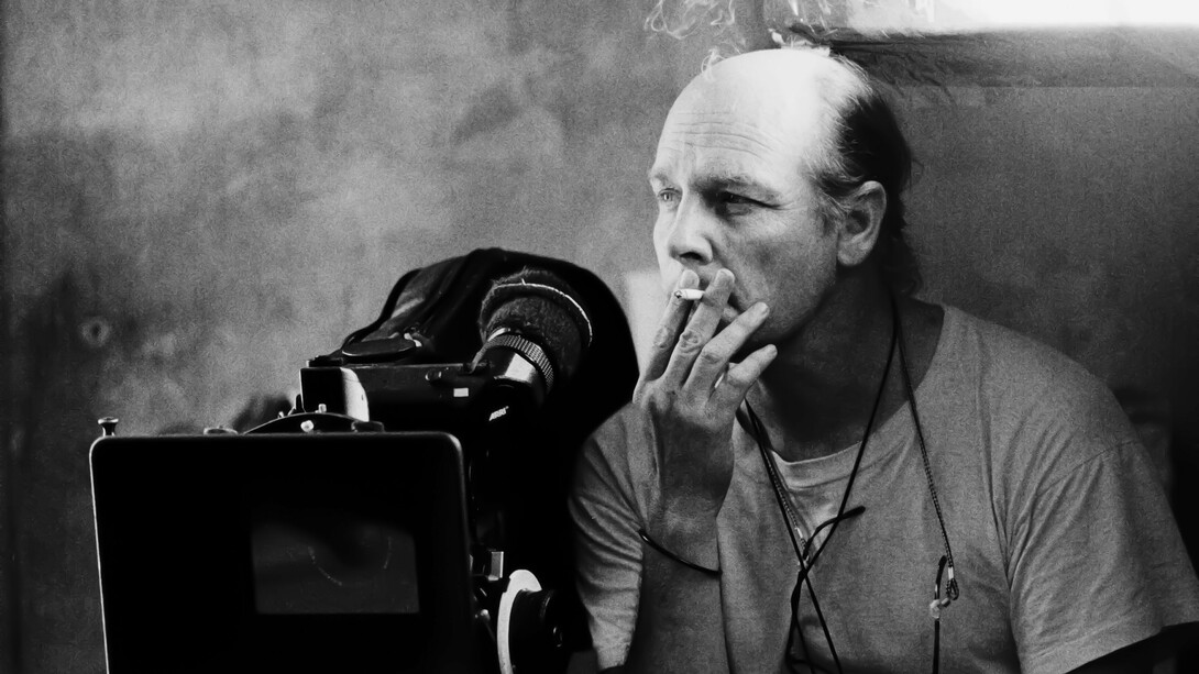 Robby Müller on the set of Mystery Train (dir. Jim
Jarmusch) (detail), 1989.
Photo by Masayoshi Sukita.
Courtesy Masayoshi Sukita, Robby Müller Archive &
Marian Goodman Gallery