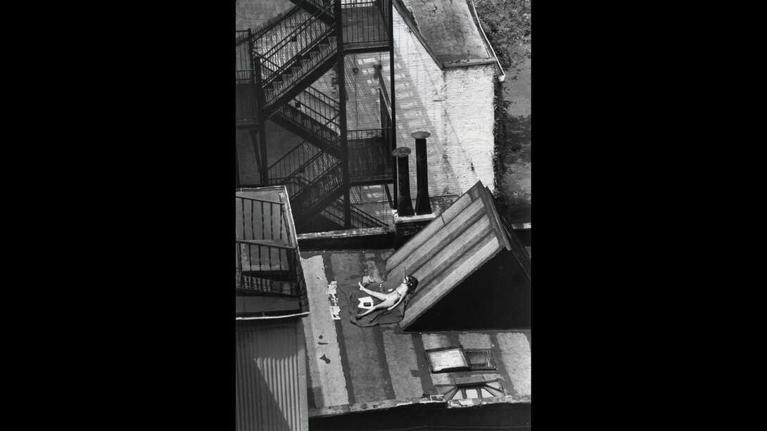 Sunny Day, New York, 1978. ©Estate of André Kertész | Courtesy Gallery FIFTY ONE". 
