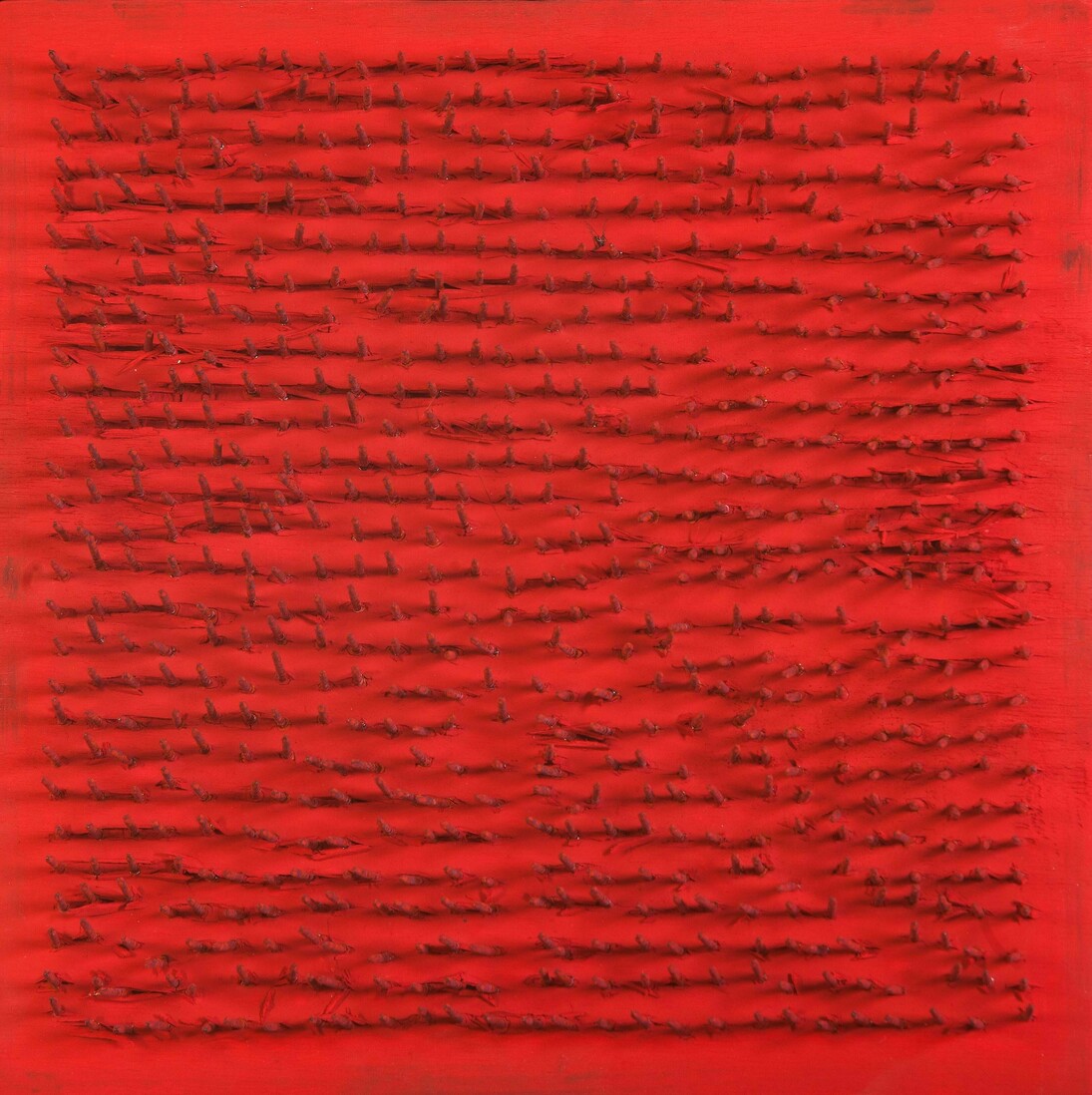 Bernard Aubertin, Tableau clous, 1970, Chiodi su tavola, 30 x 30 cm