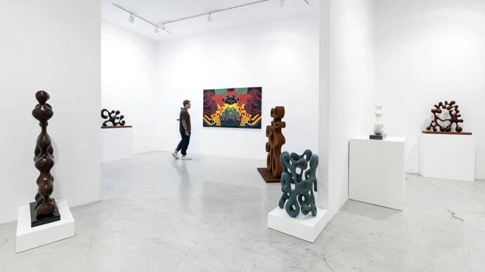 Roberto Vivo, Você em tudo, vista da exposição. Cortesia da Aura Galeria