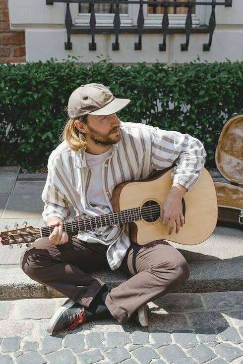 I sentimenti dell’animo umano rimangono gli stessi ma il nostro modo di esprimerci muta continuamente, cambiano gli strumenti che abbiamo a disposizione per esprimerci