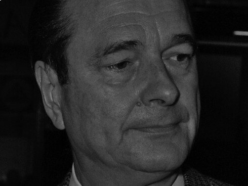 Jacques Chirac, em 1990. Com o sucesso eleitoral de François Mitterrand em disputa pela reeleição em 1988, a coabitação foi desfeita. Entretanto, em 1992, o seu partido socialista foi, novamente, minorado no Parlamento e, mais uma vez, pelo partido de Jacques Chirac
