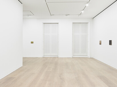 Lucas Arruda, Exhibition view. Courtesy of David Zwirner 