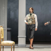 Les fausses confidences. Avec l'aimable autorisation du Les Théâ Tres